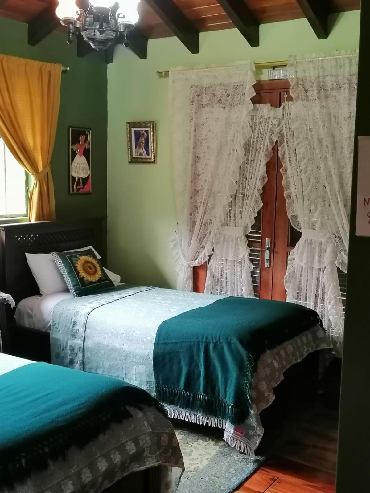 Hostal Saint Mary'S Tababela Kültér fotó