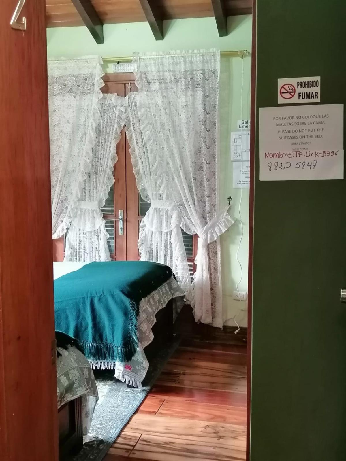 Hostal Saint Mary'S Tababela Kültér fotó